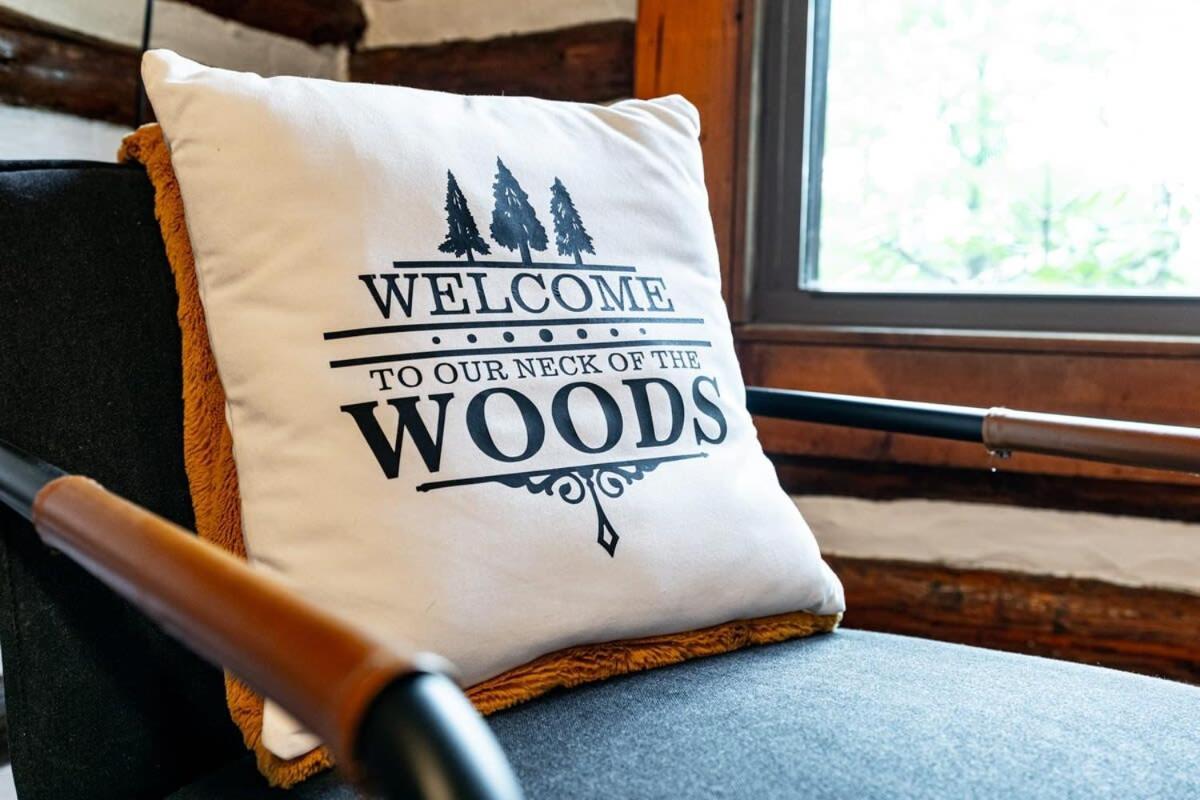 Modernized Log Cabin W Hot Tub Fire Pit & Views بيركلي سبرينغز المظهر الخارجي الصورة